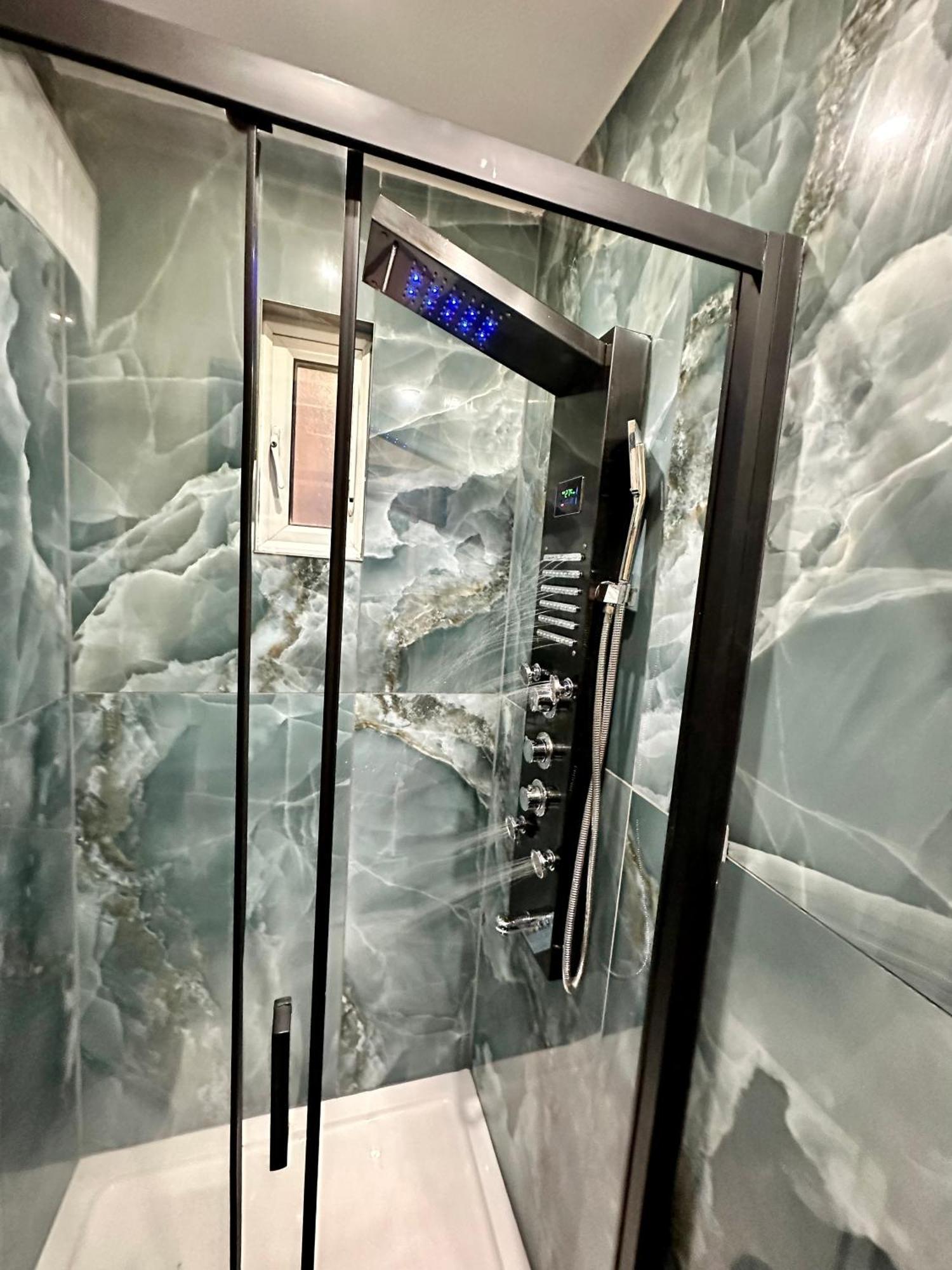 G Eighty Four Aparthotel Londra